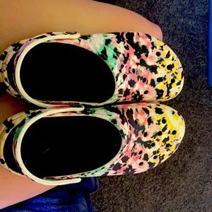 crocs